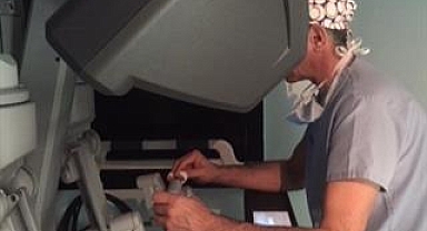 ROBOTİK CERRAHİ İLE BÖBREK TÜMÖRLERİNE GEÇİT YOK