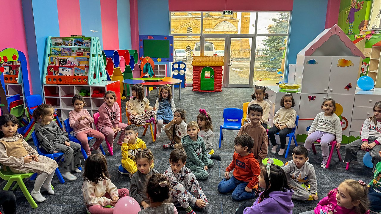BAŞKAN ÖZDOĞAN: “ÇOCUKLARIMIZ MUTLUYSA BİZ DAHA MUTLUYUZ”