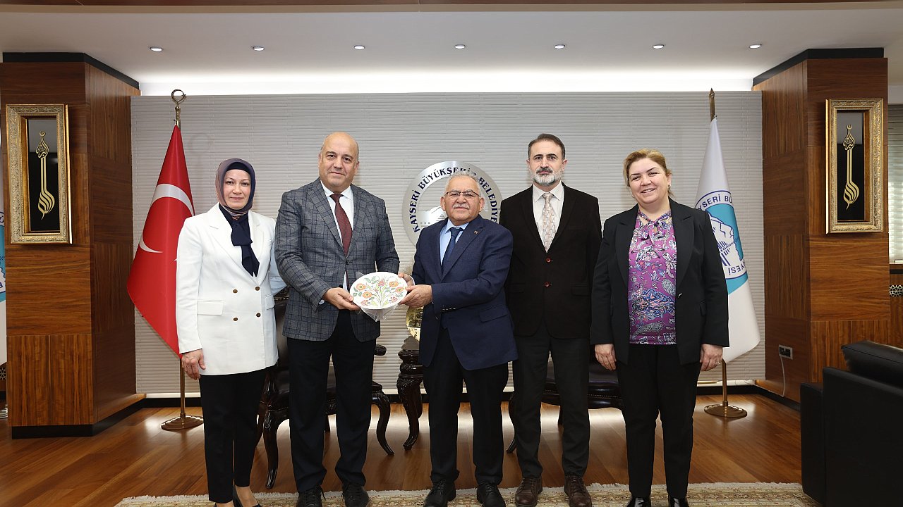 DOKTOR BAŞKANA, MESLEKTAŞLARINDAN “TEŞEKKÜR” ZİYARETİ