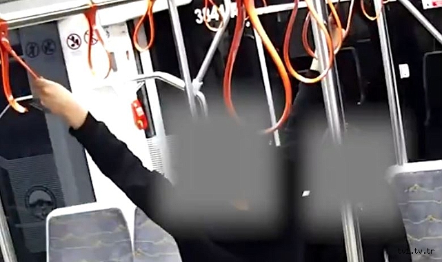 Kayseri'de tramvaylara zarar veren yolcular kamerada