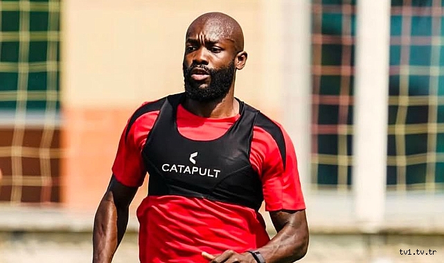 Kayserispor, takım arkadaşına tokat atıp, kırmızı kart gören Bahoken’i kadro dışı bıraktı