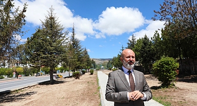 YEŞİL ALANLARDA KIŞ BAKIM ÇALIŞMALARINI SÜRDÜRÜYOR