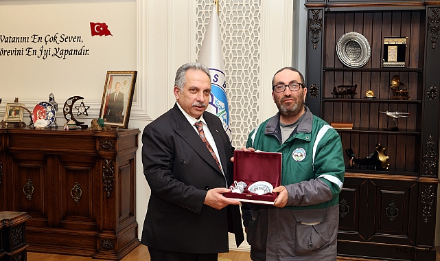 BAŞKAN YALÇIN'DAN ÖRNEK DAVRANIŞ GÖSTEREN PERSONELE TAKDİR
