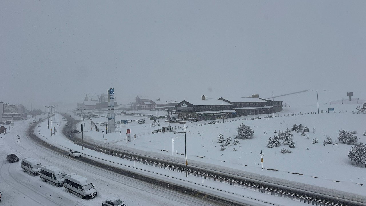 Erciyes'te kar kalınlığı 80 santime ulaştı