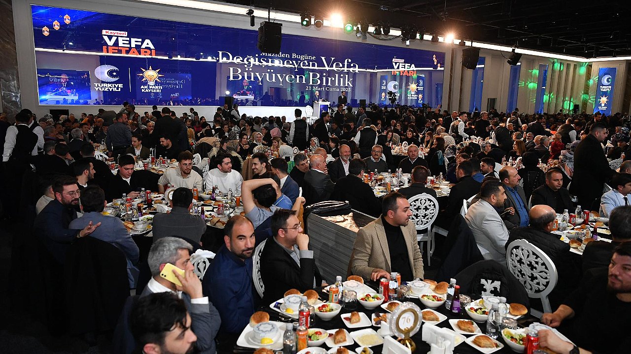 BAŞKAN BÜYÜKKILIÇ, BAKAN MEMİŞOĞLU İLE AK PARTİ’NİN İFTAR PROGRAMINA KATILDI