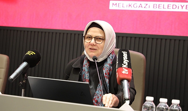MİLLETVEKİLİ AYŞE BÖHÜRLER MEKTEP MELİKGAZİ'DE GENÇLERLE SÖYLEŞİ YAPTI