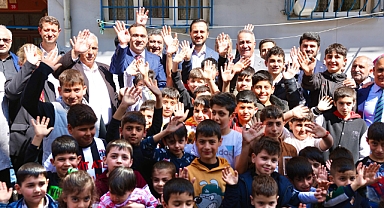 AK Parti İstanbul’dan 2 milyon üyeye kapı kapı ziyaret