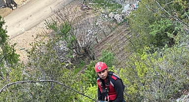 BÜYÜKŞEHİR İTFAİYE’DEN KAPUZBAŞI ŞELALELERİ’NDE 4 SAATLİK “KEÇİ” KURTARMA OPERASYONU