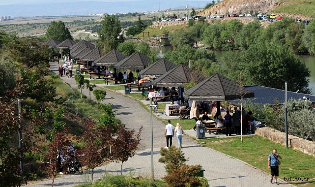 DOĞAYLA İÇ İÇE YAŞAM ALANLARI OLUŞTURMAYA DEVAM EDİYORUZ