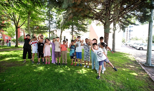 KAYMEK YAZ OKULU'NDA ÇOCUKLAR EĞLENEREK ÖĞRENİYOR